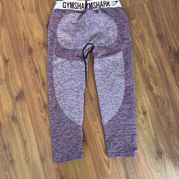Gymshark purple burgundy fitness pants capris size small - Picture 4 of 4